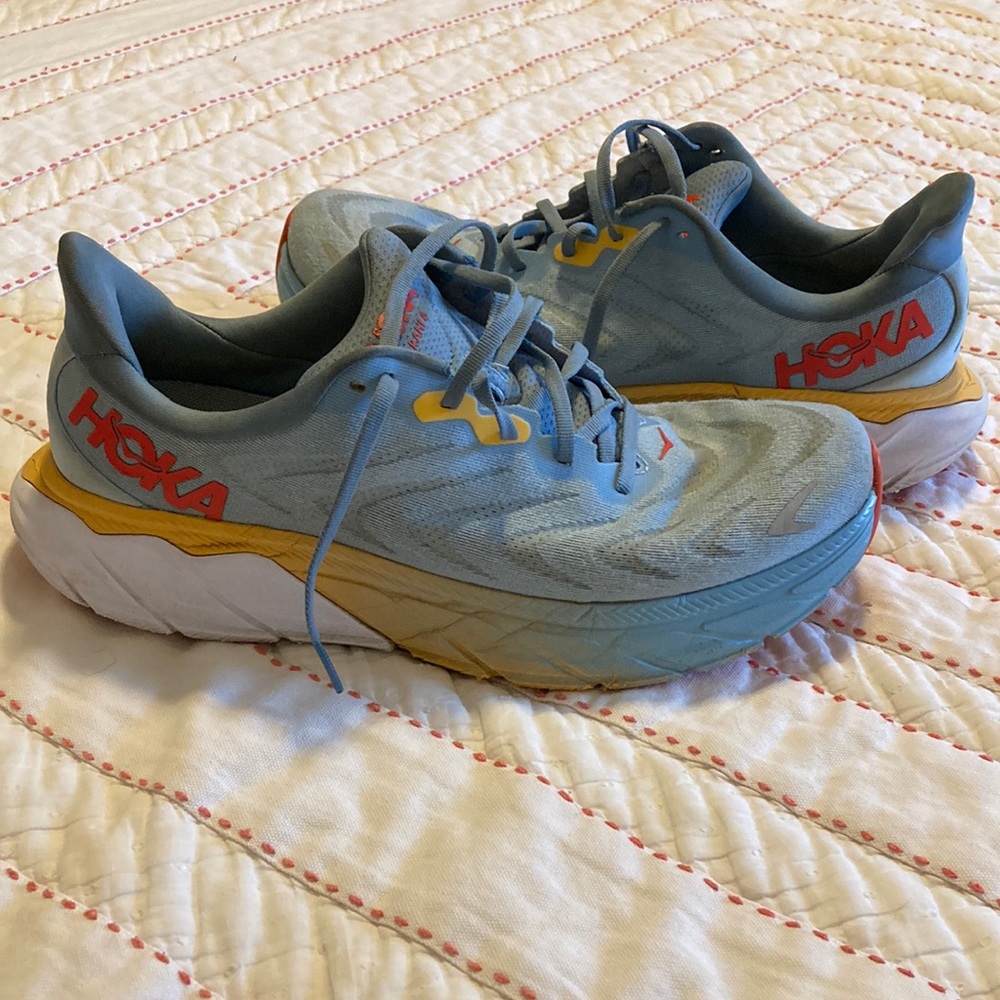 Hoka ARAHI 6 (10D)